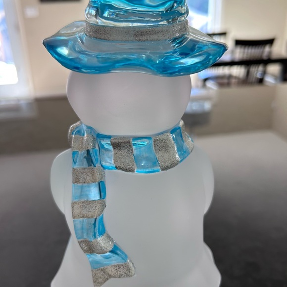 Snowman with plug in light. - Picture 3 of 8